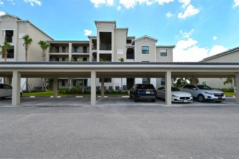 Condominio en alquiler en Lakewood Ranch, Florida, 3 dormitorios, 139.35 m2 № 218780 - foto 1