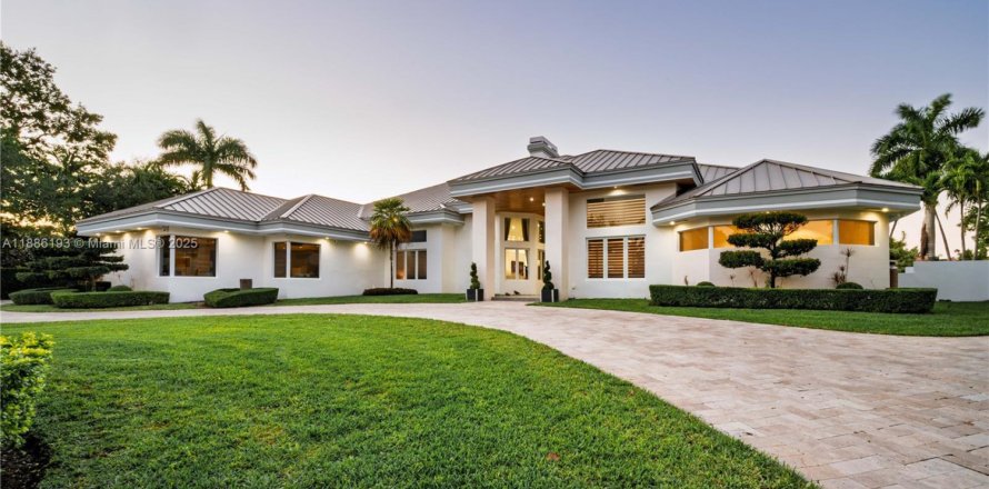 Casa en Weston, Florida 5 dormitorios, 616.5 m2 № 1979153