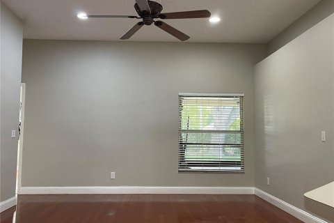 Casa en alquiler en Brandon, Florida, 3 dormitorios, 144.28 m2 № 1901350 - foto 13