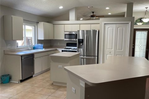 Casa en alquiler en Brandon, Florida, 3 dormitorios, 144.28 m2 № 1901350 - foto 4