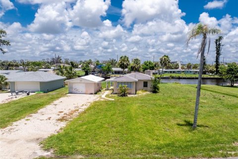 House in Englewood, Florida 2 bedrooms, 104.89 sq.m. № 1829997 - photo 20