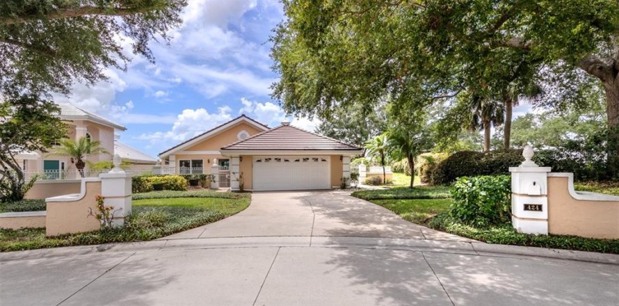 House in Venice, Florida 3 bedrooms, 183.85 sq.m. № 1259254