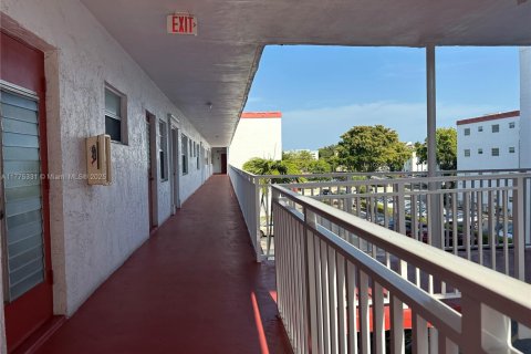 Copropriété à vendre à Lauderdale Lakes, Floride: 1 chambre, 72.74 m2 № 1861765 - photo 25