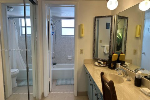 Copropriété à vendre à Lauderdale Lakes, Floride: 1 chambre, 72.74 m2 № 1861765 - photo 16