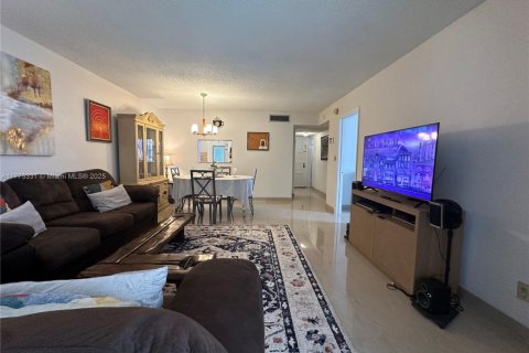 Copropriété à vendre à Lauderdale Lakes, Floride: 1 chambre, 72.74 m2 № 1861765 - photo 12