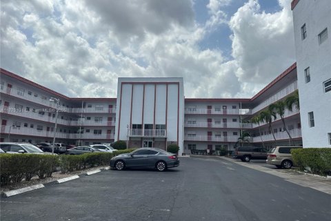 Copropriété à vendre à Lauderdale Lakes, Floride: 1 chambre, 72.74 m2 № 1861765 - photo 29