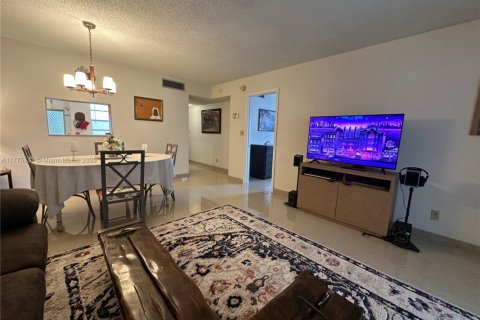Copropriété à vendre à Lauderdale Lakes, Floride: 1 chambre, 72.74 m2 № 1861765 - photo 5