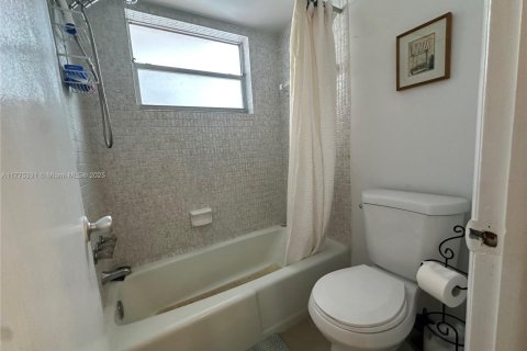 Copropriété à vendre à Lauderdale Lakes, Floride: 1 chambre, 72.74 m2 № 1861765 - photo 7