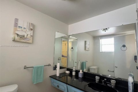 Copropriété à vendre à Lauderdale Lakes, Floride: 1 chambre, 72.74 m2 № 1861765 - photo 18
