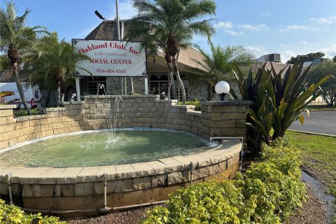 Copropriété à vendre à Lauderdale Lakes, Floride: 1 chambre, 72.74 m2 № 1861765 - photo 1