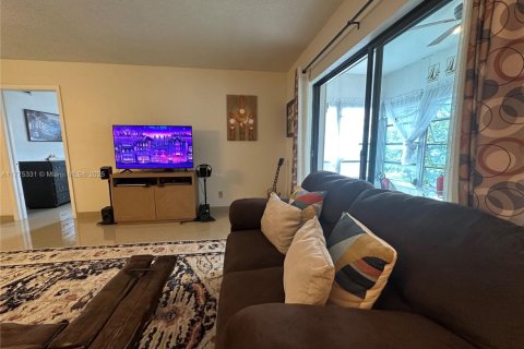 Copropriété à vendre à Lauderdale Lakes, Floride: 1 chambre, 72.74 m2 № 1861765 - photo 11