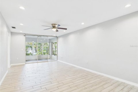 Condominio en venta en Clearwater, Florida, 2 dormitorios, 79.43 m2 № 1815133 - foto 5