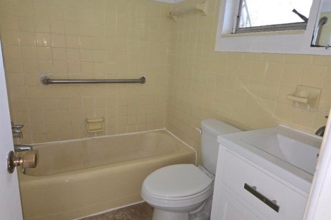 Apartamento en alquiler en Gulfport, Florida, 2 dormitorios, 74.32 m2 № 2092282 - foto 13