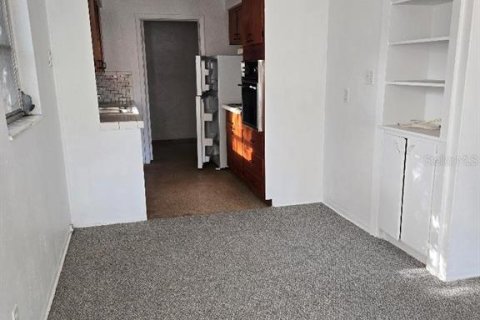 Apartamento en alquiler en Gulfport, Florida, 2 dormitorios, 74.32 m2 № 2092282 - foto 6