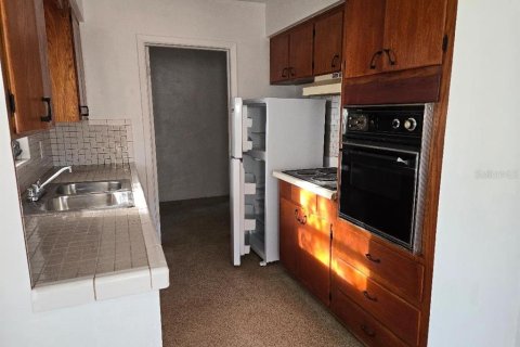Apartamento en alquiler en Gulfport, Florida, 2 dormitorios, 74.32 m2 № 2092282 - foto 7