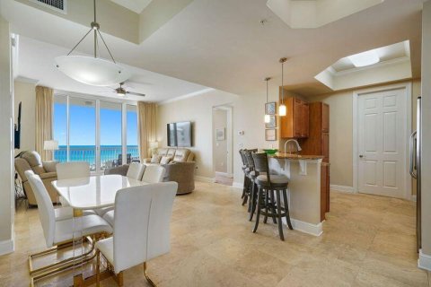 Condo in Destin, Florida, 4 bedrooms № 558979 - photo 1
