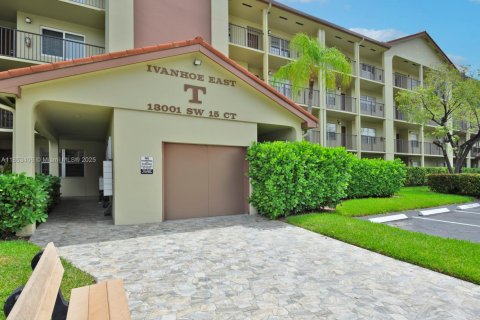 Condominio en venta en Pembroke Pines, Florida, 2 dormitorios, 97.73 m2 № 1872391 - foto 6