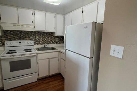 Condo in Altamonte Springs, Florida, 1 bedroom  № 2219099 - photo 4