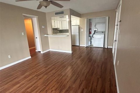 Condo in Altamonte Springs, Florida, 1 bedroom  № 2219099 - photo 14