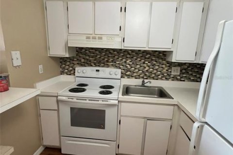 Condo in Altamonte Springs, Florida, 1 bedroom  № 2219099 - photo 5