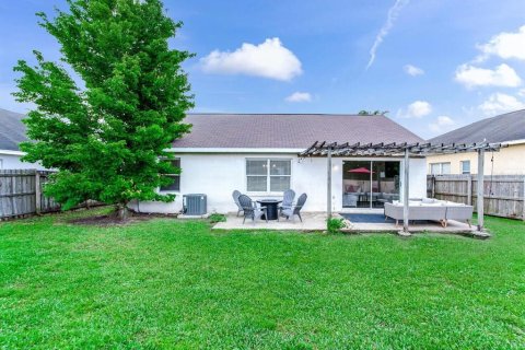 House in Brandon, Florida 3 bedrooms, 123.93 sq.m. № 2200520 - photo 20