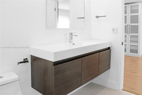 Immobilier commercial à louer à Miami, Floride: 1 chambre, 46.45 m2 № 1963908 - photo 3