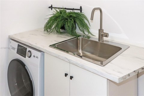 Immobilier commercial à louer à Miami, Floride: 1 chambre, 46.45 m2 № 1963908 - photo 6