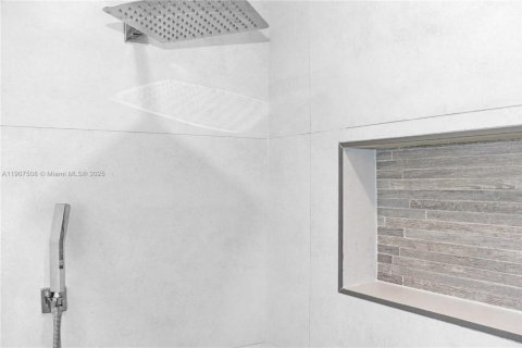 Immobilier commercial à louer à Miami, Floride: 1 chambre, 46.45 m2 № 1963908 - photo 9