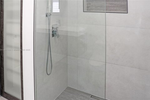 Immobilier commercial à louer à Miami, Floride: 1 chambre, 46.45 m2 № 1963908 - photo 10