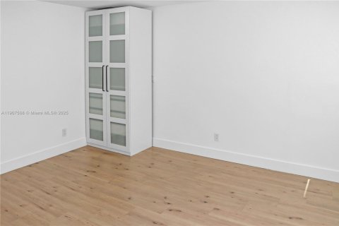 Immobilier commercial à louer à Miami, Floride: 1 chambre, 46.45 m2 № 1963908 - photo 20