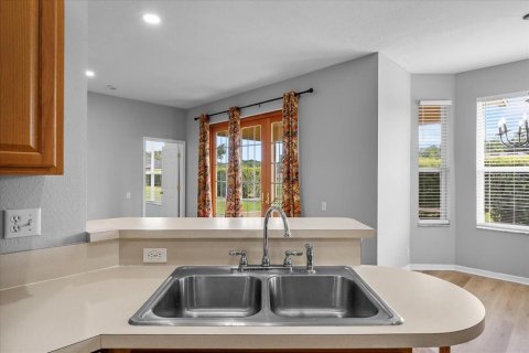House in Lakeland, Florida 3 bedrooms, 165.74 sq.m. № 1842269 - photo 12