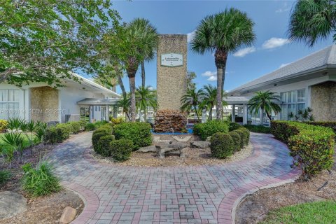 Villa ou maison à vendre à Pompano Beach, Floride: 2 chambres, 96.99 m2 № 2075633 - photo 22