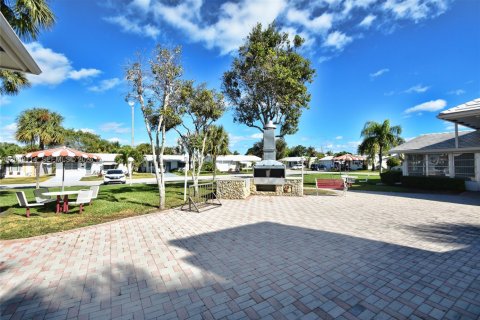 Villa ou maison à vendre à Pompano Beach, Floride: 2 chambres, 96.99 m2 № 2075633 - photo 17