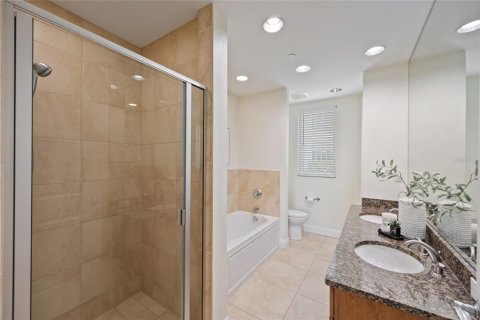 Condo in Tampa, Florida, 2 bedrooms  № 1886843 - photo 14