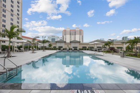 Condo in Tampa, Florida, 2 bedrooms  № 1886843 - photo 27