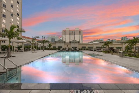 Condo in Tampa, Florida, 2 bedrooms  № 1886843 - photo 28