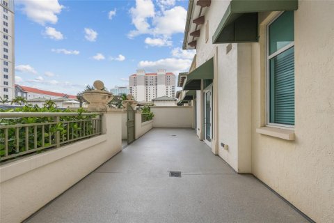 Condo in Tampa, Florida, 2 bedrooms  № 1886843 - photo 1