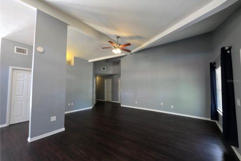 Casa en alquiler en Newberry, Florida, 5 dormitorios, 188.59 m2 № 1899179 - foto 4