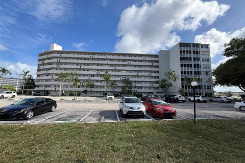 Купить кондоминиум в Майами, Флорида 2 спальни, 151.71м2, № 1984631 - фото 29