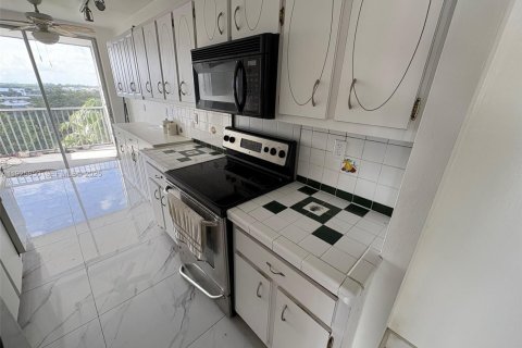 Купить кондоминиум в Майами, Флорида 2 спальни, 151.71м2, № 1984631 - фото 15