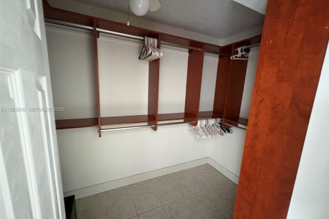 Купить кондоминиум в Майами, Флорида 2 спальни, 151.71м2, № 1984631 - фото 22