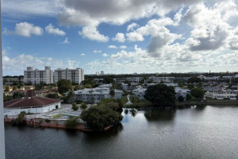 Купить кондоминиум в Майами, Флорида 2 спальни, 151.71м2, № 1984631 - фото 7