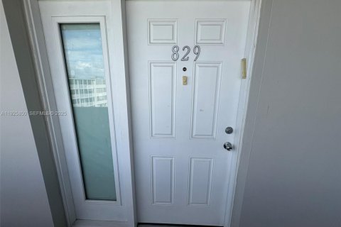 Купить кондоминиум в Майами, Флорида 2 спальни, 151.71м2, № 1984631 - фото 28