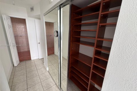 Купить кондоминиум в Майами, Флорида 2 спальни, 151.71м2, № 1984631 - фото 21