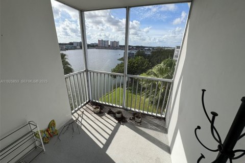 Купить кондоминиум в Майами, Флорида 2 спальни, 151.71м2, № 1984631 - фото 8