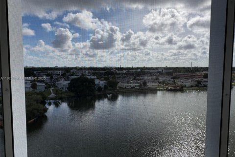 Купить кондоминиум в Майами, Флорида 2 спальни, 151.71м2, № 1984631 - фото 5