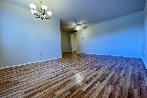 Condo in Bradenton, Florida, 1 bedroom  № 1320293 - photo 3