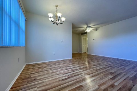 Condo in Bradenton, Florida, 1 bedroom  № 1320293 - photo 2