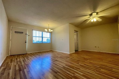 Condo in Bradenton, Florida, 1 bedroom  № 1320293 - photo 1