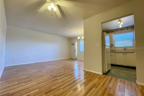 Condo in Bradenton, Florida, 1 bedroom  № 1320293 - photo 4